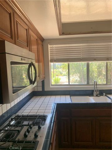 228 W Avenida De Las Flores, Thousand Oaks, CA 91360