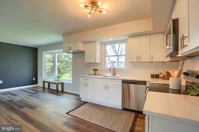 402 OAKLYN RD, Lebanon, PA 17042