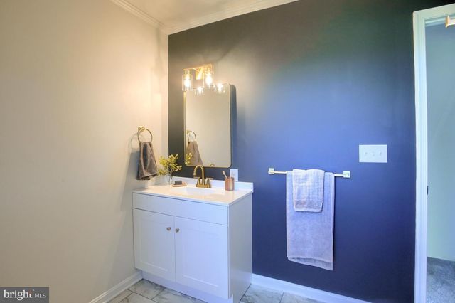 402 OAKLYN RD, Lebanon, PA 17042