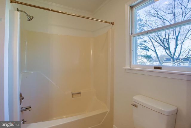 402 OAKLYN RD, Lebanon, PA 17042