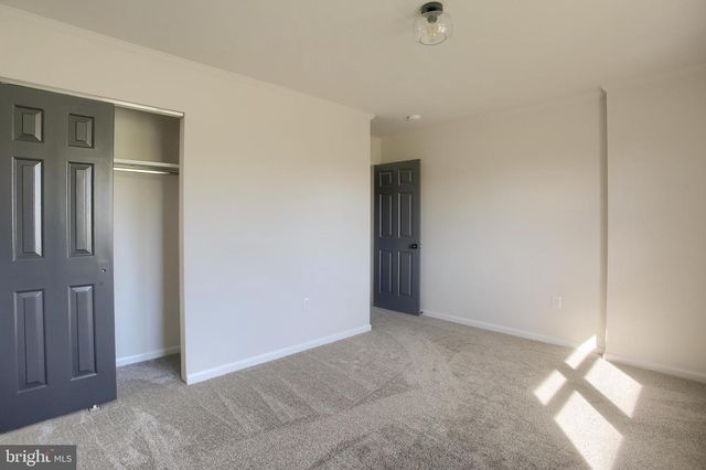 402 OAKLYN RD, Lebanon, PA 17042