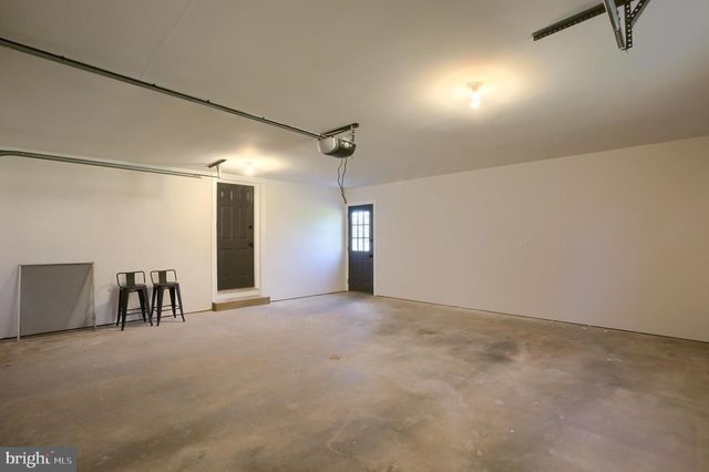 402 OAKLYN RD, Lebanon, PA 17042