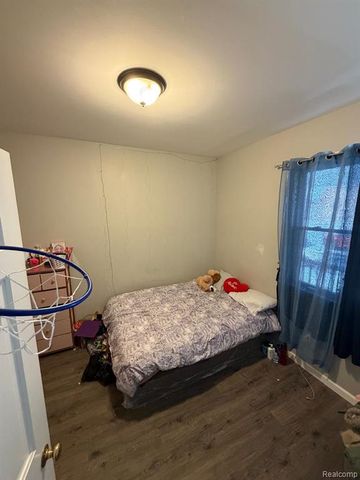 7145 Holmes Street, Detroit, MI 48210