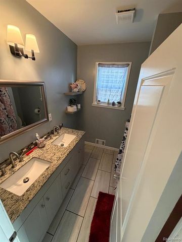 7145 Holmes Street, Detroit, MI 48210