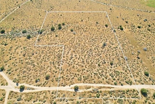 20 Fuente, Hesperia, CA 92345
