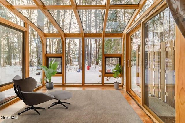 4006 Georgetown Square, Guilderland, NY 12303