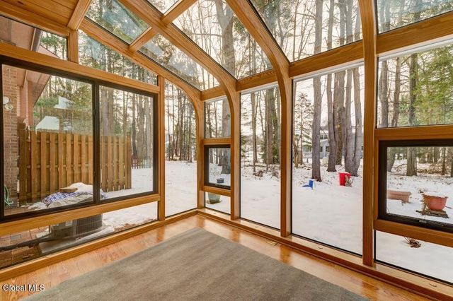 4006 Georgetown Square, Guilderland, NY 12303