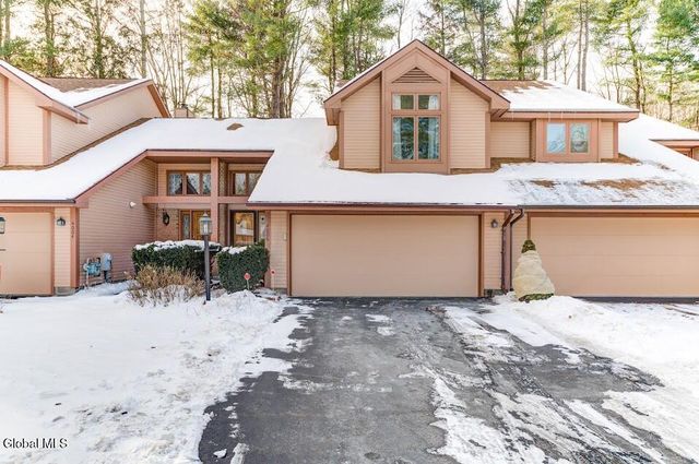 4006 Georgetown Square, Guilderland, NY 12303