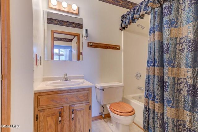 4006 Georgetown Square, Guilderland, NY 12303