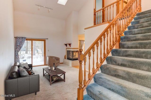 4006 Georgetown Square, Guilderland, NY 12303