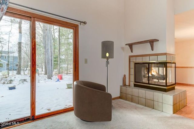 4006 Georgetown Square, Guilderland, NY 12303