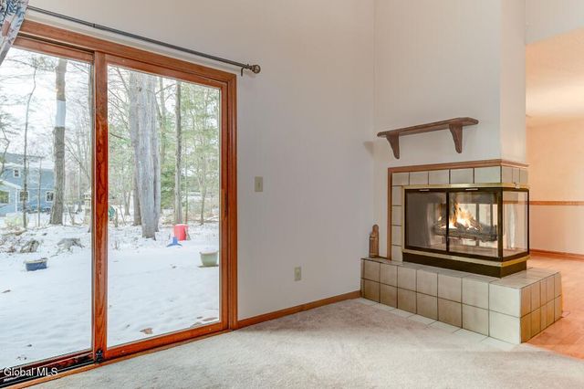 4006 Georgetown Square, Guilderland, NY 12303