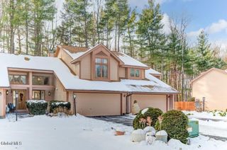 4006 Georgetown Square, Guilderland, NY 12303