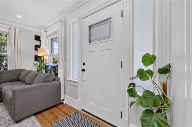 93 Sachem St, Quincy, MA 02170