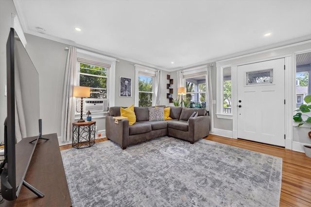 93 Sachem St, Quincy, MA 02170