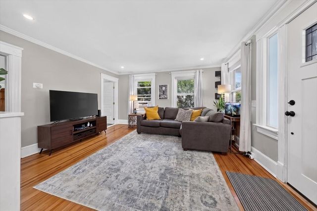 93 Sachem St, Quincy, MA 02170