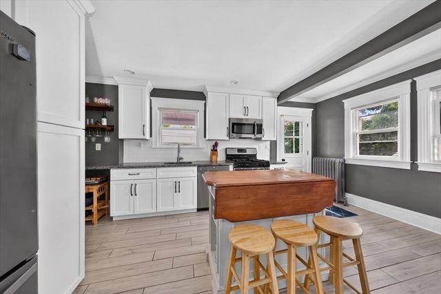 93 Sachem St, Quincy, MA 02170