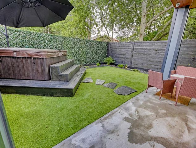 5207 Farmer Street, Houston, TX 77020