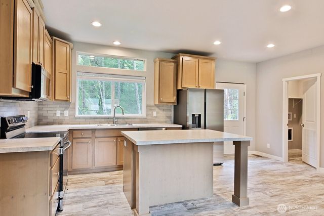 46 E Welcher Road, Coupeville, WA 98239