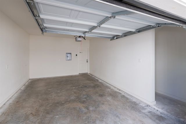 1139 Kings Highway 102, Dallas, TX 75208