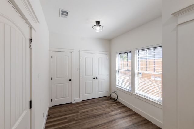 1139 Kings Highway 102, Dallas, TX 75208