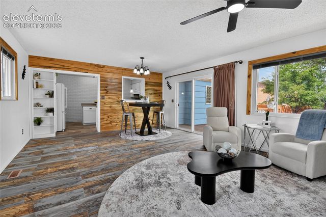 546 S Laporte Drive, Pueblo, CO 81007