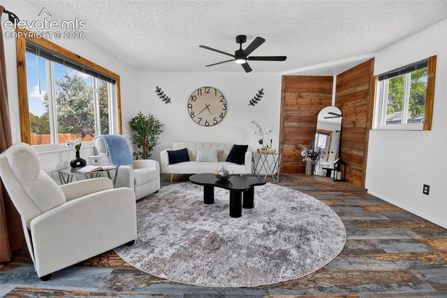 546 S Laporte Drive, Pueblo, CO 81007