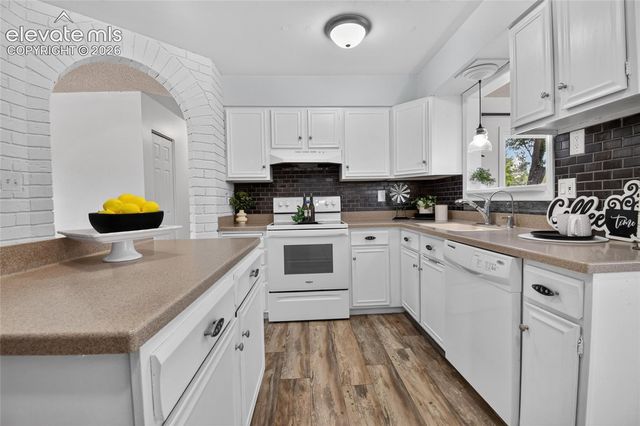 546 S Laporte Drive, Pueblo, CO 81007