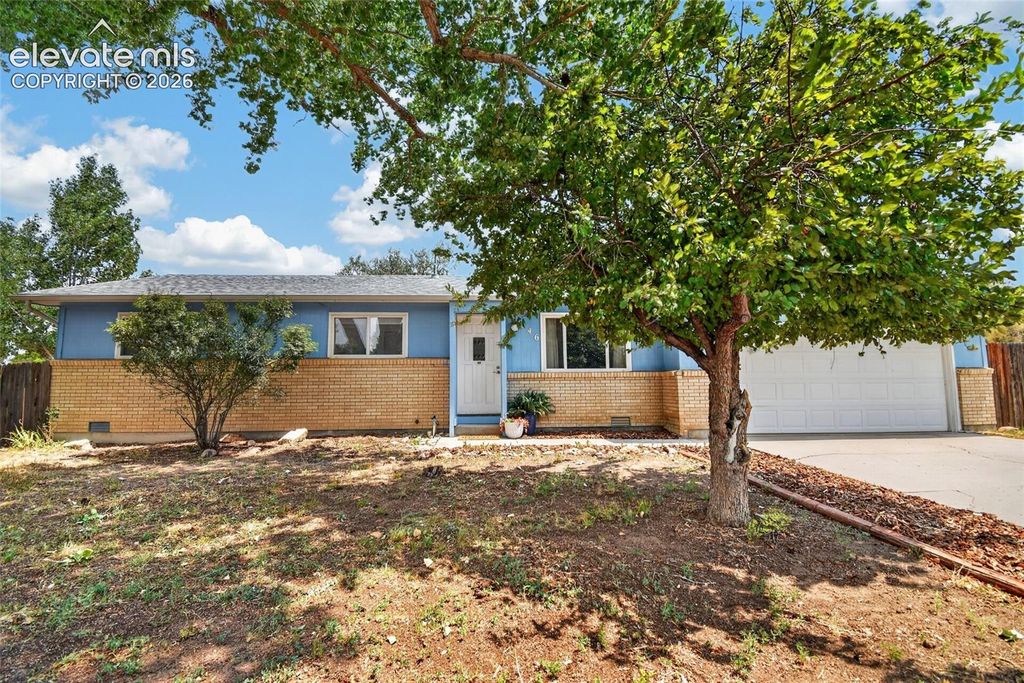 546 S Laporte Drive, Pueblo, CO 81007