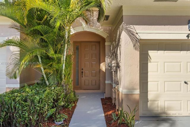 419 Rainbow Springs Ter, Royal Palm Beach, FL 33411