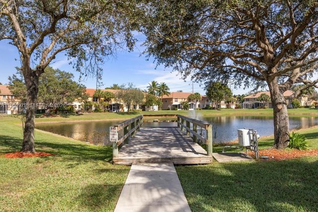 419 Rainbow Springs Ter, Royal Palm Beach, FL 33411