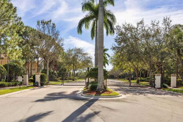419 Rainbow Springs Ter, Royal Palm Beach, FL 33411