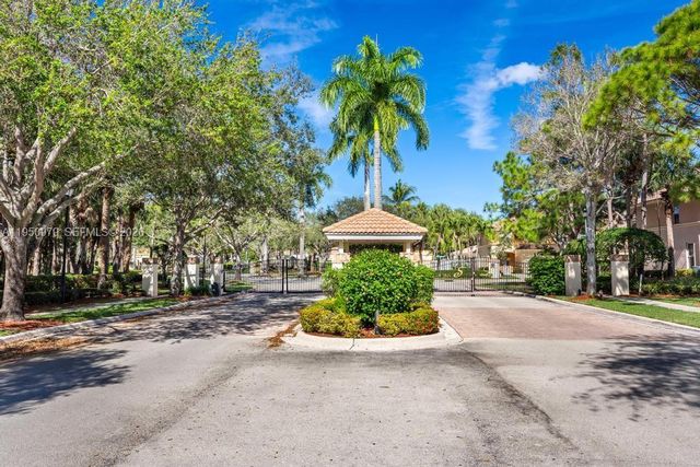 419 Rainbow Springs Ter, Royal Palm Beach, FL 33411