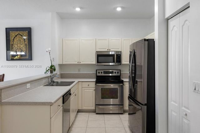 419 Rainbow Springs Ter, Royal Palm Beach, FL 33411