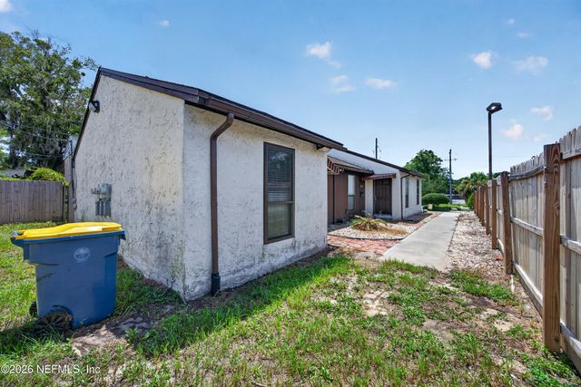 2715 TROLLIE Lane, Jacksonville, FL 32211