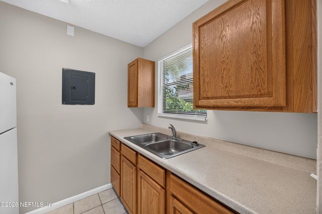 2715 TROLLIE Lane, Jacksonville, FL 32211