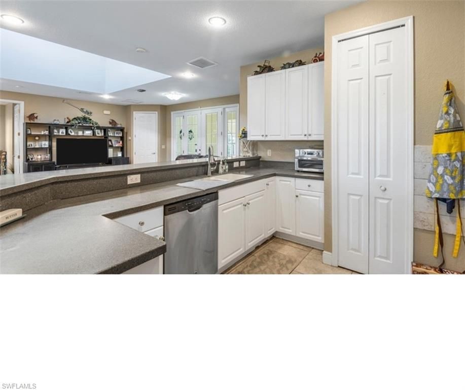 915 Barbara CT, LEHIGH ACRES, FL 33974 — photo 5