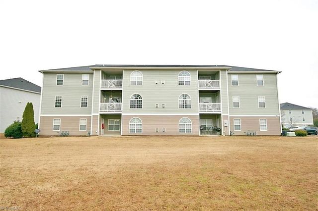 1620 Cherry Blossom Lane 103, Winston-salem, NC 27127