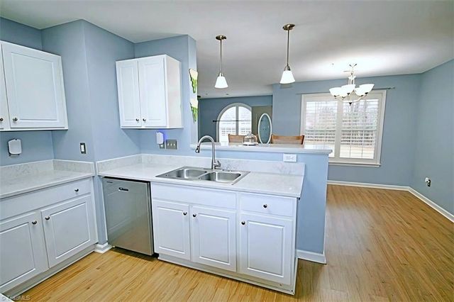 1620 Cherry Blossom Lane 103, Winston-salem, NC 27127