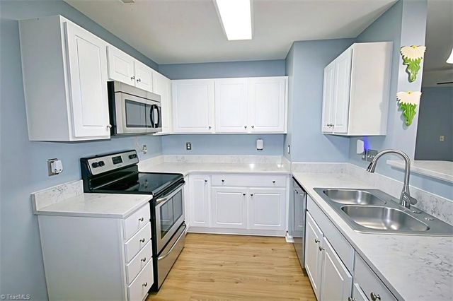 1620 Cherry Blossom Lane 103, Winston-salem, NC 27127