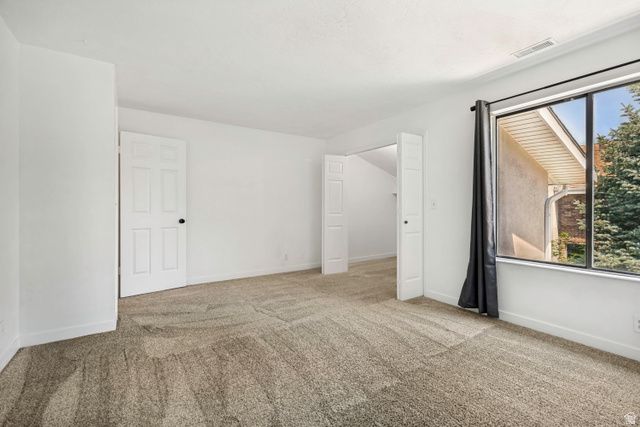 8736 S OAKWOOD PARK CIR, Sandy, UT 84094