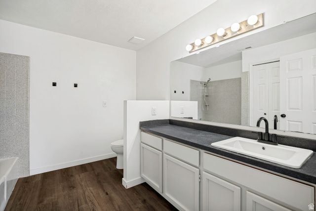 8736 S OAKWOOD PARK CIR, Sandy, UT 84094