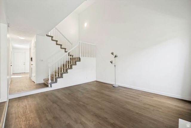 8736 S OAKWOOD PARK CIR, Sandy, UT 84094