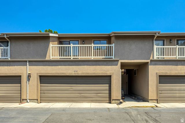 8736 S OAKWOOD PARK CIR, Sandy, UT 84094
