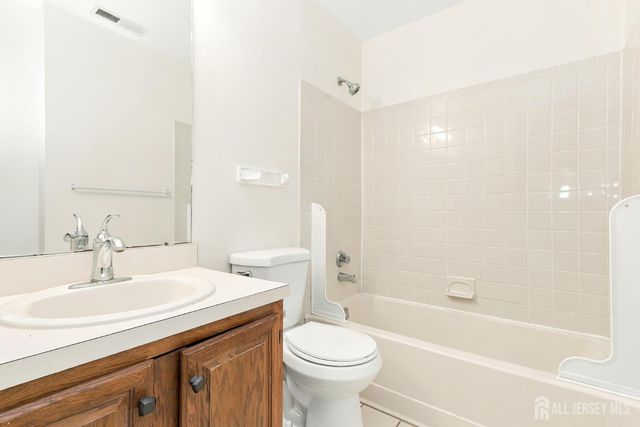 5007 Ravens Crest, Plainsboro, NJ 08536