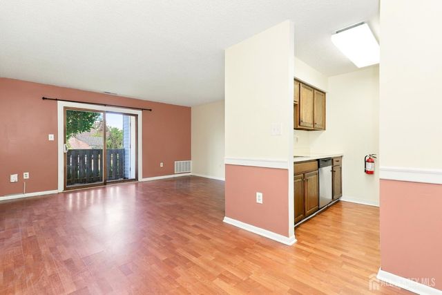 5007 Ravens Crest, Plainsboro, NJ 08536