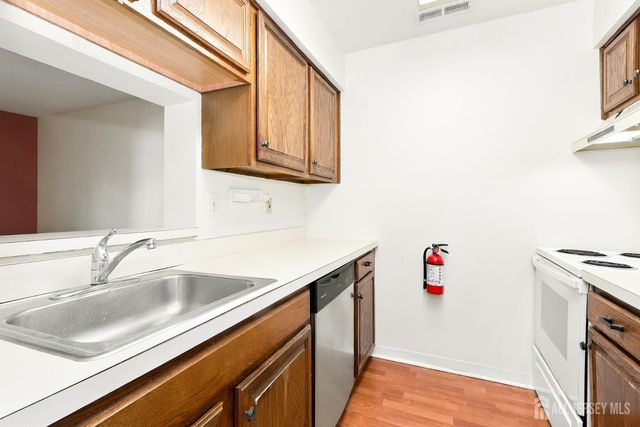 5007 Ravens Crest, Plainsboro, NJ 08536