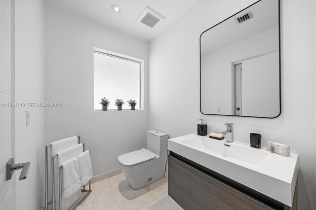 575 Bay Point Road, Miami, FL 33137