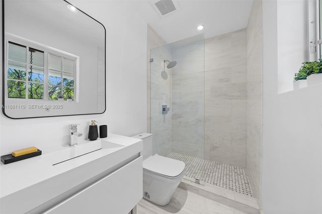 575 Bay Point Road, Miami, FL 33137