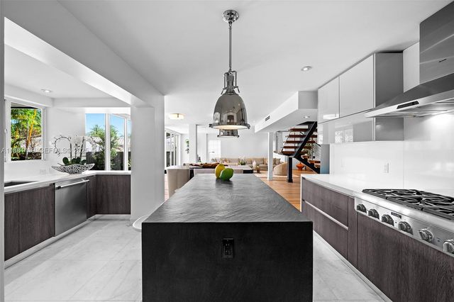 575 Bay Point Road, Miami, FL 33137